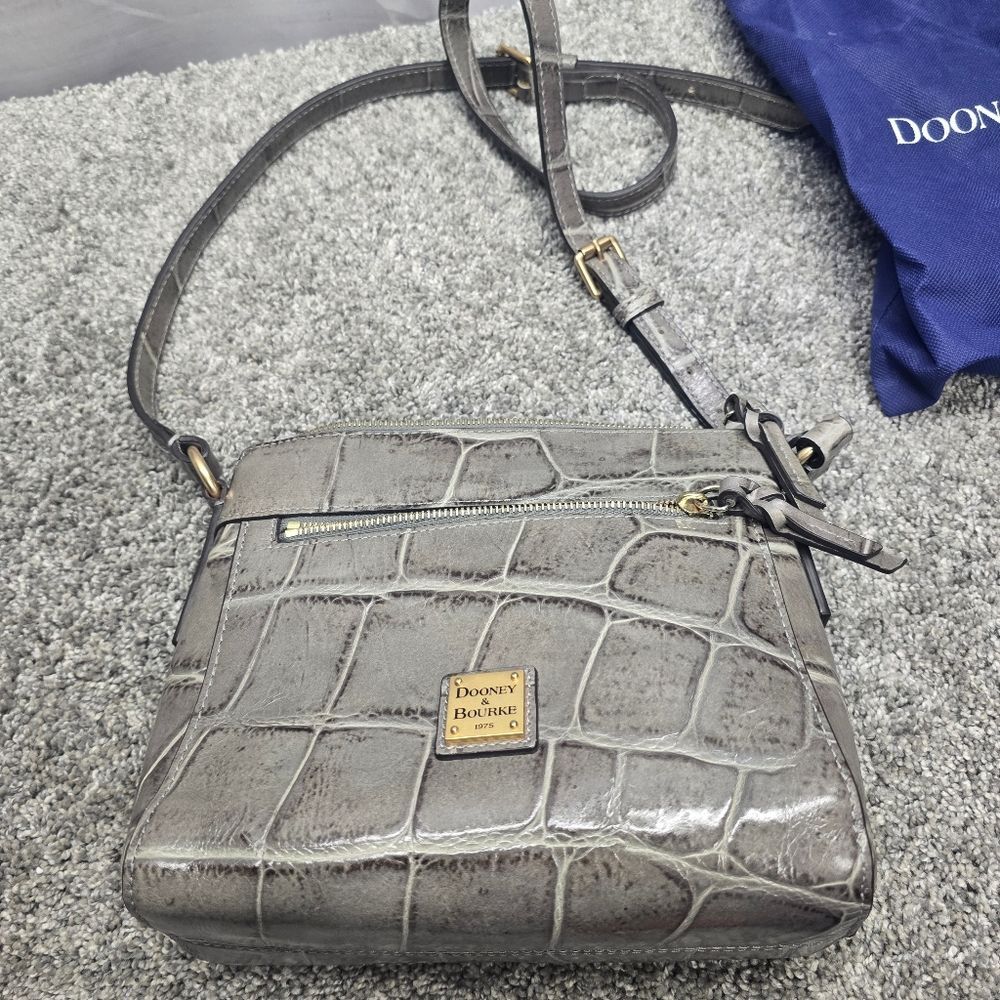 Dooney & Bourke Gray Crocodile Embossed Leather Crossbody with Dustbag - Picture 2 of 16